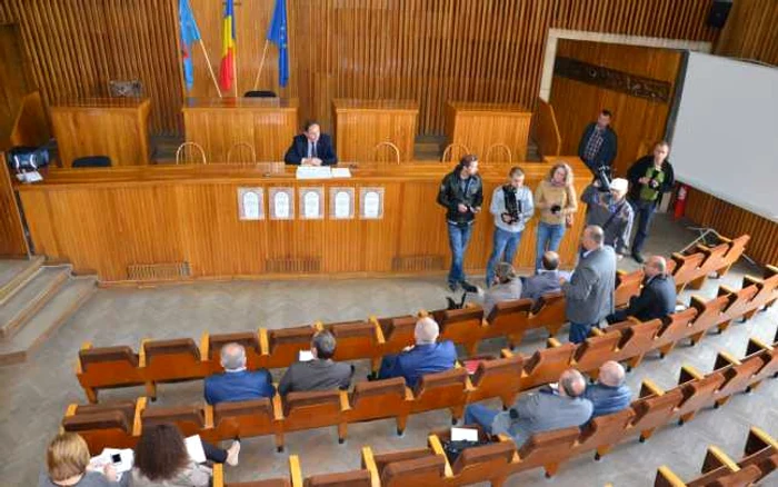 Prefectul a convocat o şedinţă pe tema conflctului de la URBIS Foto: Instituţia Prefectului MM