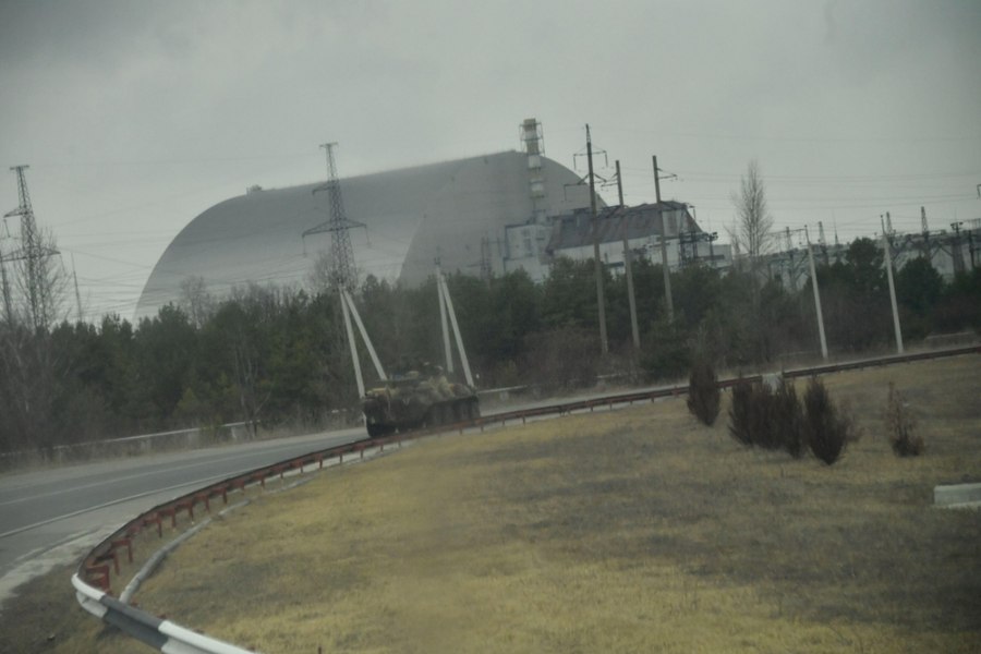Incendiul de la centrala nucleară de la Cernobîl nu a fost încă stins. Radiațiile sunt în paramentri normali, spun autoritățile ucrainene
