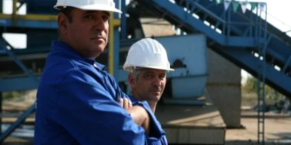 Managerii prognozează scăderea moderată a activităţii din toate domeniile