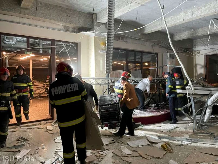 Tavan prabusit la un restaurant din Braila FOTO ISU Braila