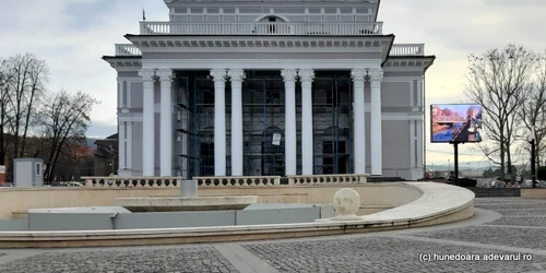 casa de cultura din hunedoara in santier foto adevarul daniel guta