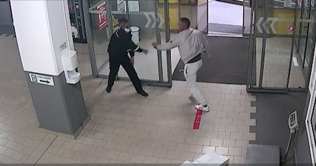 Bătăuşul care i-a rupt un deget unui poliţist şi i-a provocat un ...