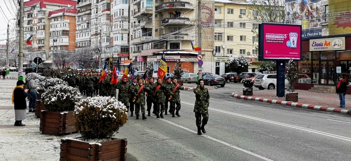 După ceremonie, în faţa Primăriei Târgovişte va fi plantat un „stejar al Centenarului”.