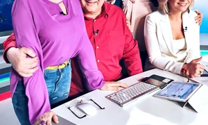 Ramona Păun, alături de Nety Sandu, Mihai Dedu, Andreea Marinescu şi Daniel Niţoiu  jpeg