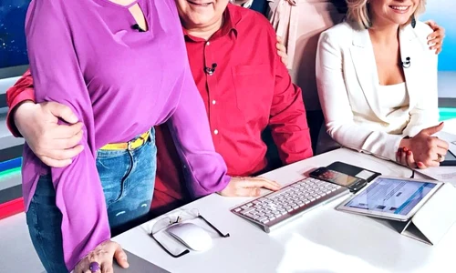 Ramona Păun, alături de Nety Sandu, Mihai Dedu, Andreea Marinescu şi Daniel Niţoiu  jpeg