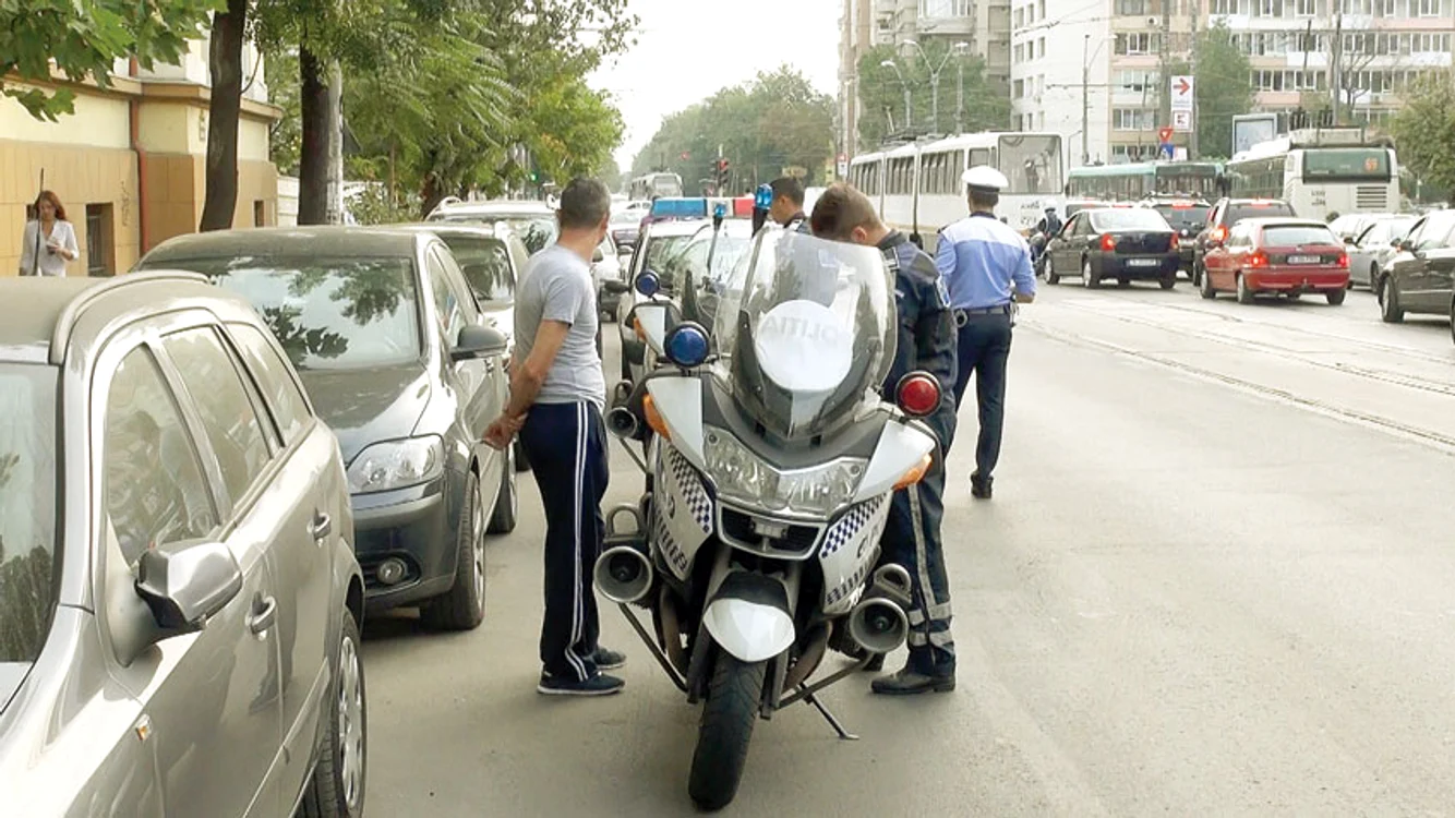 Razia a avut loc la intersecţia Bd. Ferdinand cu Şos. Mihai BravuFoto: Brigada Rutieră