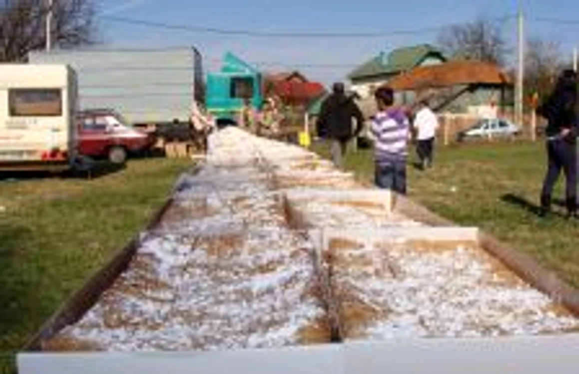 Plăcinta gigantică de la Tigveni, festin dulce de Ziua Comunei
