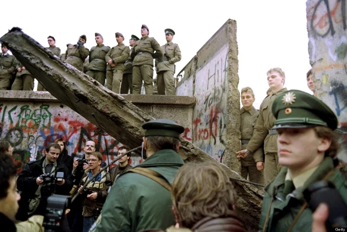 the Fall of the Berlin Wall in 1989 8 1 jpg jpeg