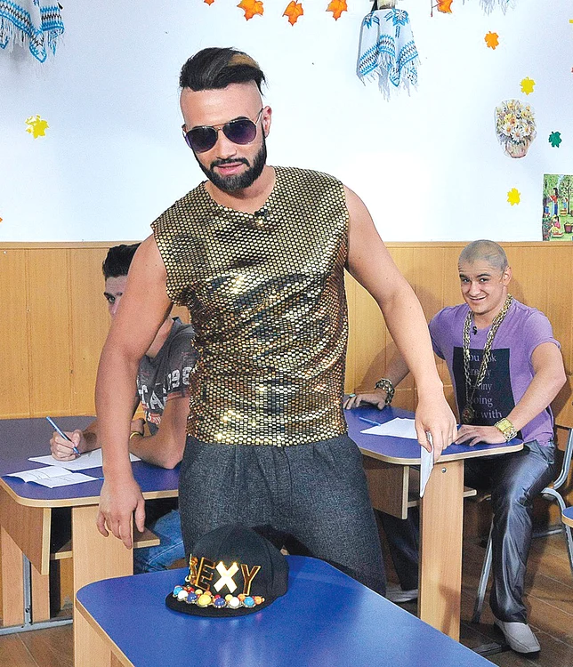 Mihai e de nerecunoscut  în rolul cocalarului Roby