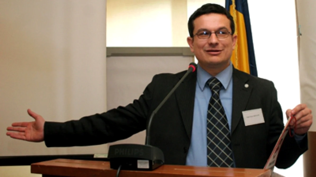 
    asztalos_csaba_ferenc  