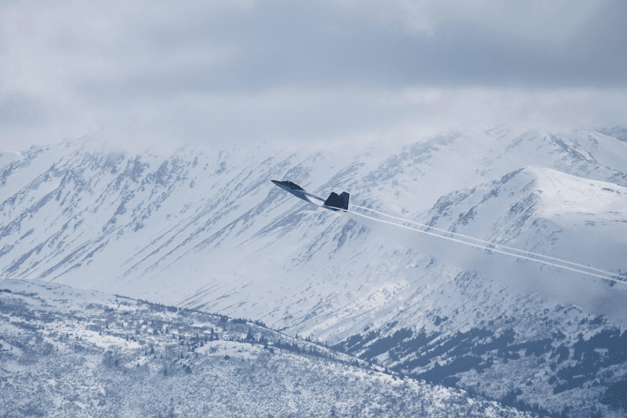 SUA renunță căutarea resturilor obiectelor aeriene neidentificate, doborâte în America de Nord. Motivul încetării operațiunilor