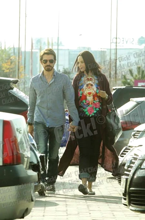 
    Andreea Marin şi Tuncay Ozturk  s-au căsătorit în preajma sărbătorilor de iarnă, conform Antena Stars  