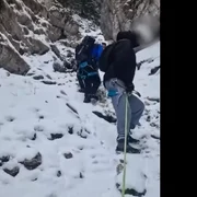 Salvare turisti piatra craiului foto captura jandarmeria  romana png