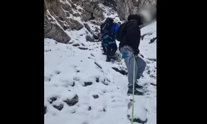 Salvare turisti piatra craiului foto captura jandarmeria  romana png