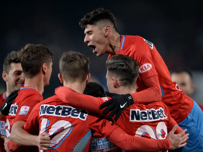 
    Bucureștenii se bucură pentru victoria cu ViitorulFoto: sportpictures.eu  