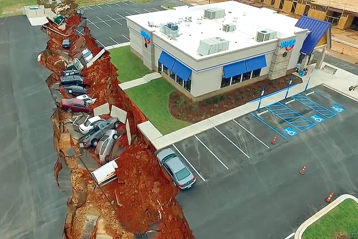 
    Pagubele au fost de peste 800.000 $  