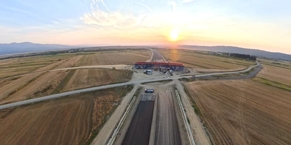 Asfalt pe Autostrada Sibiu Făgăraș  Foto Daniel Guță  ADEVĂRUL (3) jpg