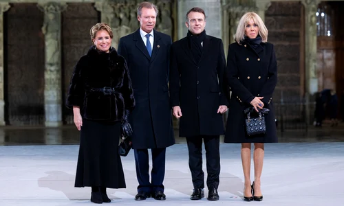 Marea Ducesă Maria Teresa, Marele Duce Henri de Luxemburg, Emmanuel Macron și Brigitte Macron la Notre Dame   Marea Casă Ducală jpg