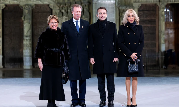 Marea Ducesă Maria Teresa, Marele Duce Henri de Luxemburg, Emmanuel Macron și Brigitte Macron la Notre Dame   Marea Casă Ducală jpg