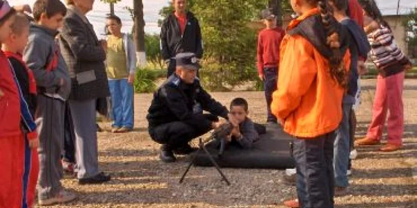 Satu Mare: Ziua Porţilor Deschise la Centrul de Pregătire Jandarmi Tăşnad