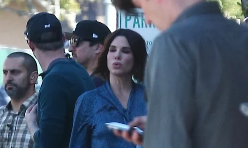 *EXCLUSIVE* Sandra Bullock and Sarah Paulson take a break on set of "Bird Box" jpeg