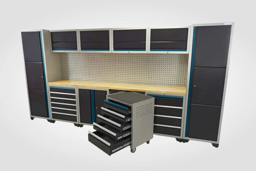 Cum îți organizezi atelierul cu sisteme de mobilier modular comandat din România?