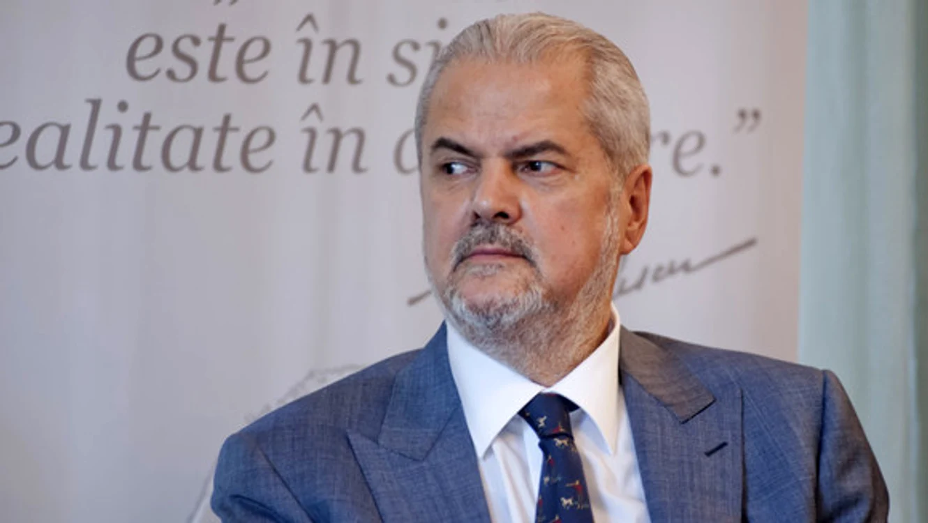 
    Adrian Năstase  