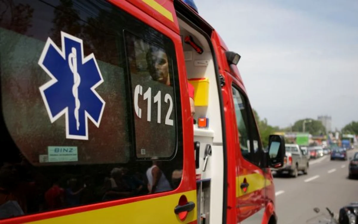 ;ase vevicule au fost implicate în carambol Arhivă