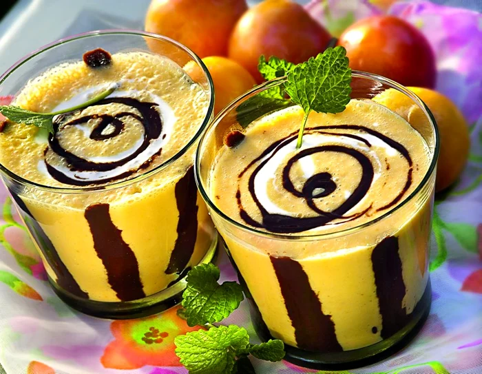 crema de piersici cu ciocolata jpeg