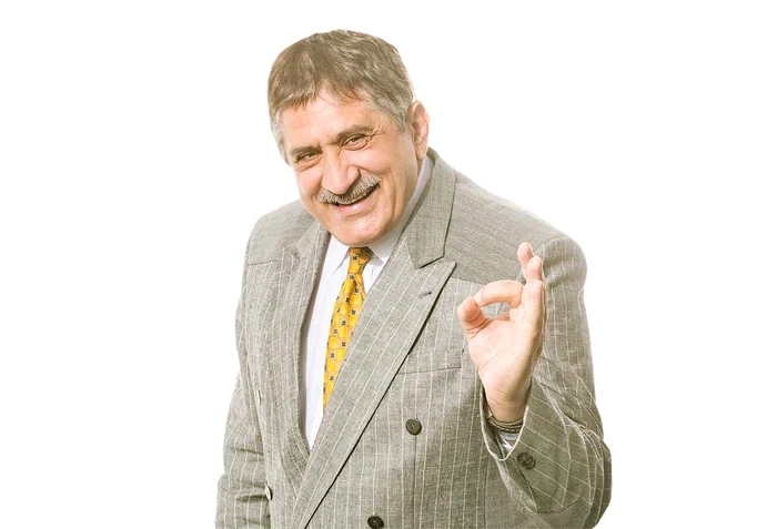 
    Jean Paler revine în Bucureşti,  pentru a fi mai aproape  de televiziuni, de teatru,  dar şi de prieteni  