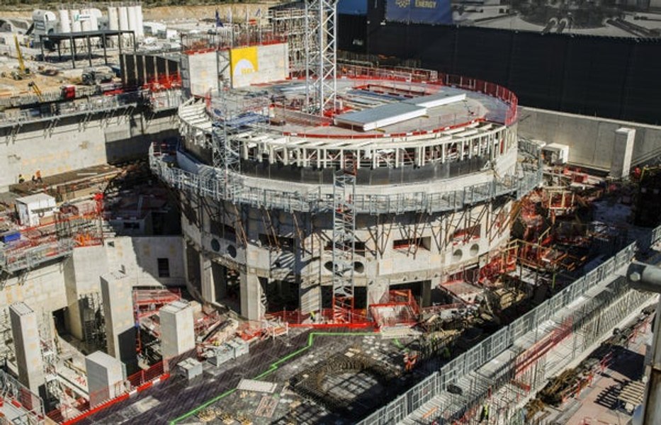 China a trimis zeci de module izolatoare pentru cel mai mare reactor experimental de fuziune nucleară din lume, construit în Franţa