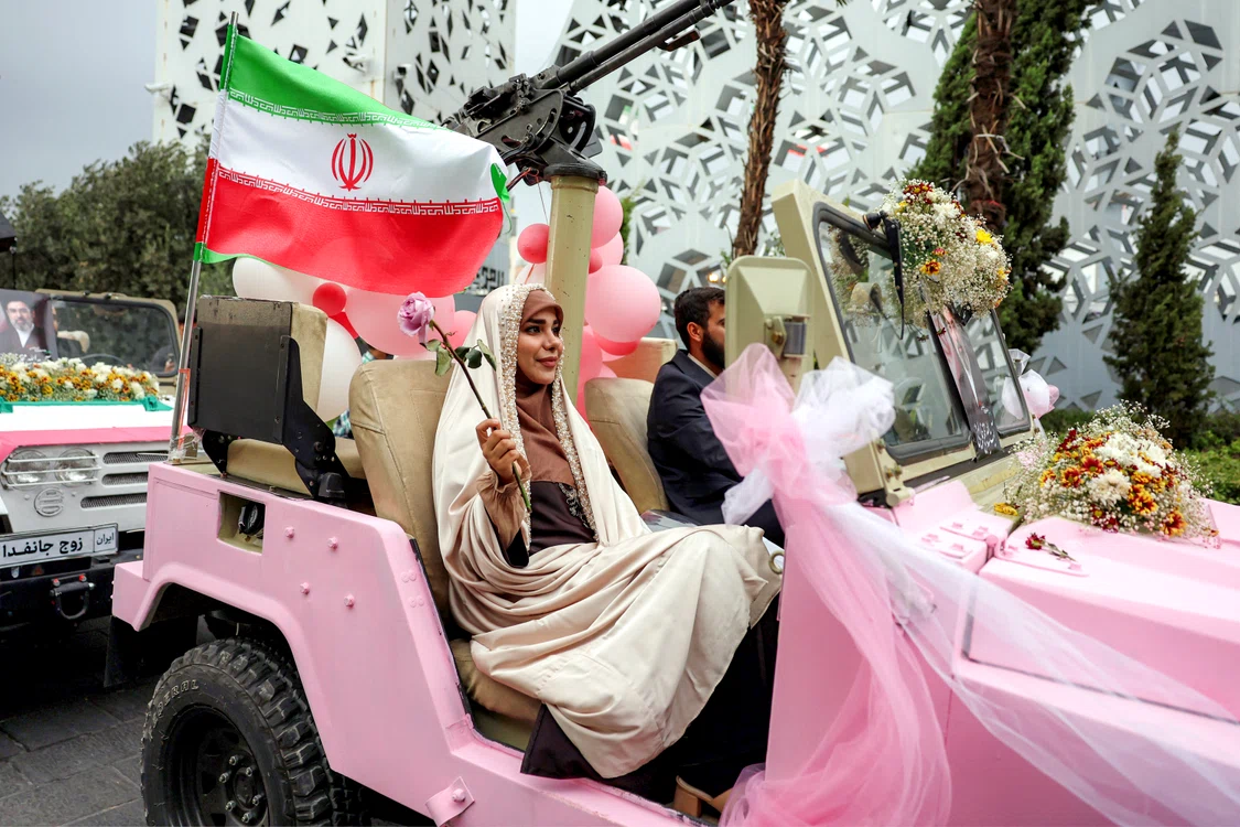 Căsătorie în masă la Teheran FOTO AFP