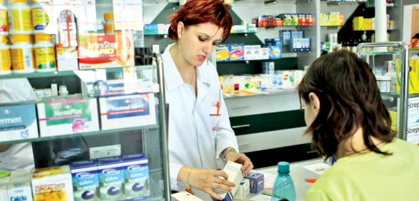 Producătorii susţin că farmaciştii preferă să dea medicamentele mai scumpe