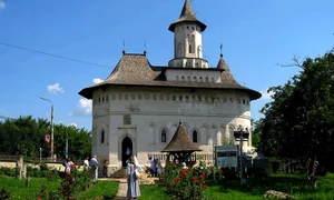 biserica coconilor 630x472 jpeg