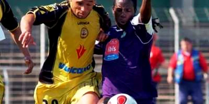 FOTBAL: Fundaşul stânga Tininho este noul transfer al Stelei