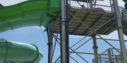 Muncitorii din Bangladesh, la aquapark