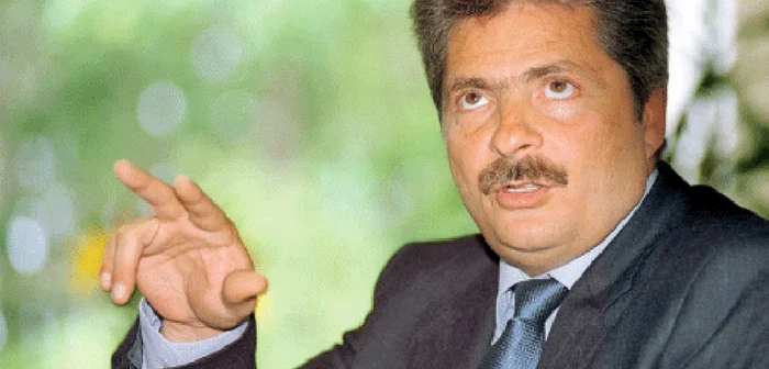 Sorin Ovidiu Vîntu, patronul trustului Realitatea-Caţavencu, nu mai crede în print
