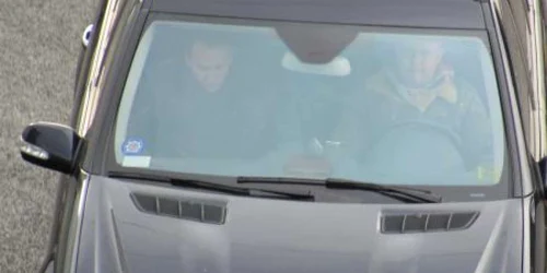 Deşi are de parcurs doar o sută de metri, Nicolas Cage este transportat până la cabină