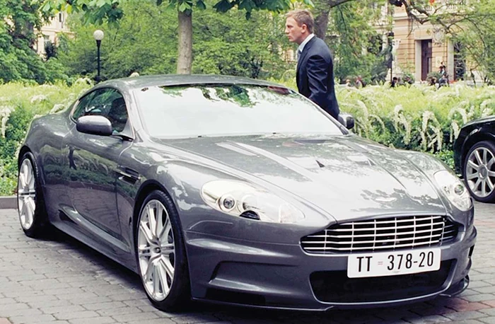 Aston Martin DBS este vedeta din 2014, din „Casino Royale”, fiind făcut praf de Daniel Craig