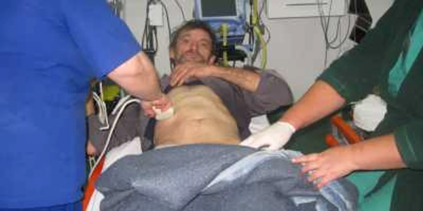 Târgu-Jiu: Video/ A scăpat nevătămat după ce a căzut de la etajul trei