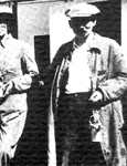 Scriitorul Panait Istrati (al doilea din dreapta), alături de minerii din Lupeni, după greva din 1929 (© Wikimedia Commons)