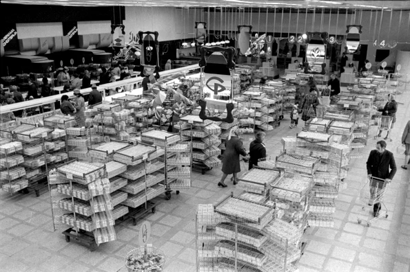 Supermarket sovietic din Kaunas, Lituania  (© Singing Revolution Lithuania / Wikimedia Commons)