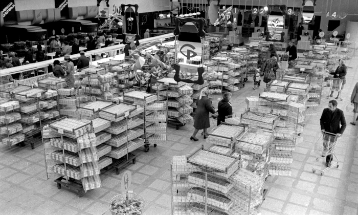 Supermarket sovietic din Kaunas, Lituania  (© Singing Revolution Lithuania / Wikimedia Commons)