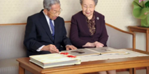 Printul Mikasa si Printesa Yuriko, la 70 de ani de la casatorie, foto Agentia Casei Imperiale jpg