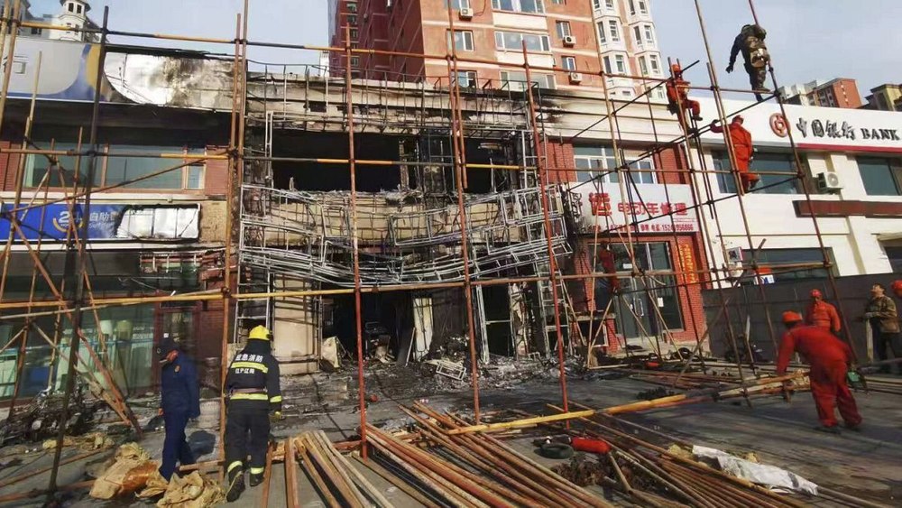 Peste 20 de persoane au murit în urma unui incendiu izbucnit la un restaurant din China
