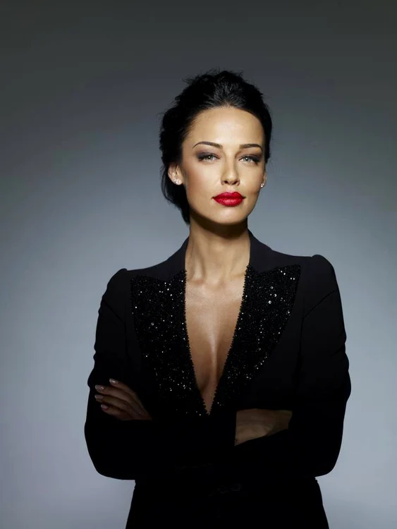 Andreea Raicu şi-a schimbat nunaţa păruluiFoto Arhivă Personală