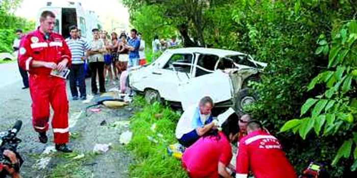 Hunedoara: Dezastru pe şoselele din judeţ: zeci de vieţi pierdute în accidente