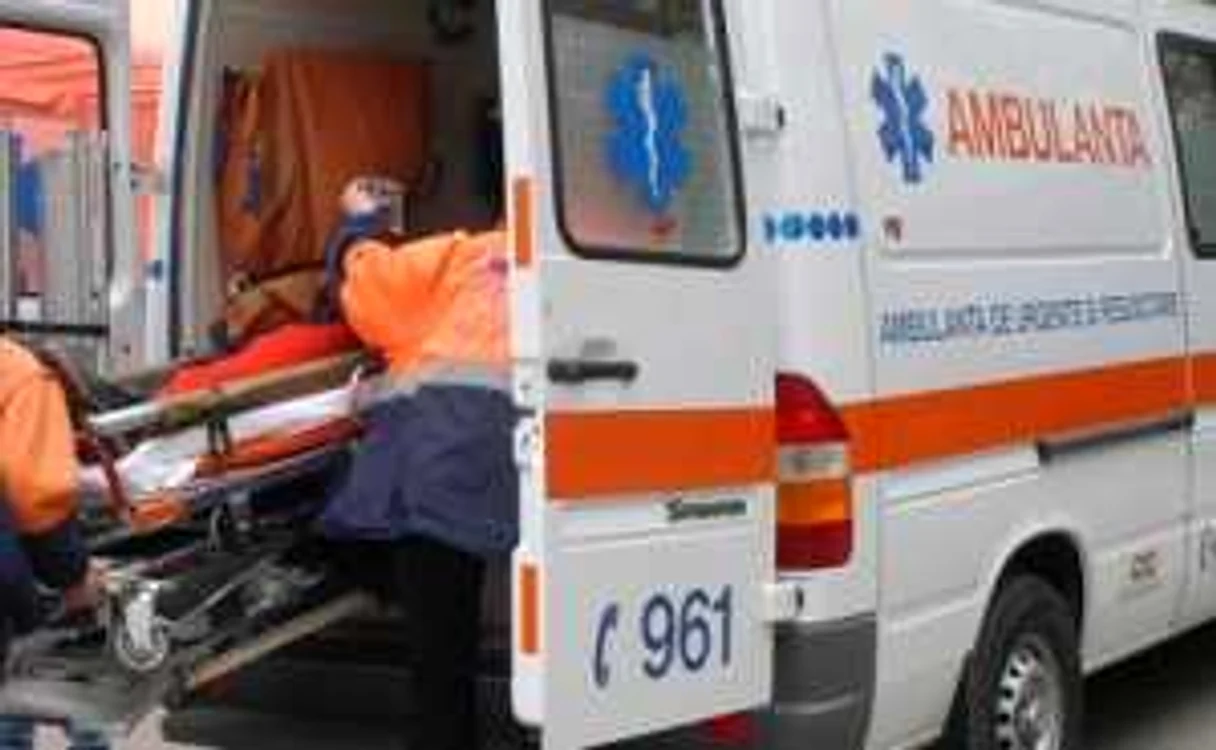 Copilul a fost dus în stare gravă la spital