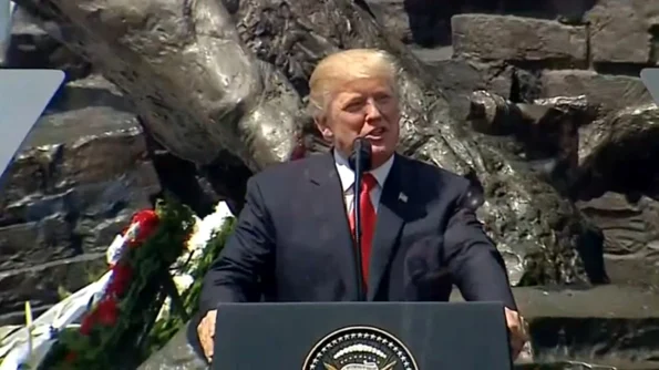 Donald Trump, discurs ovaționat de mii de polonezi, la Varșovia / VIDEO jpeg