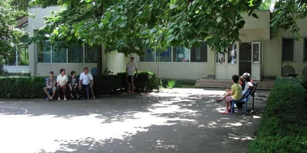 Tabăra este amplasată într-un peisaj de vis